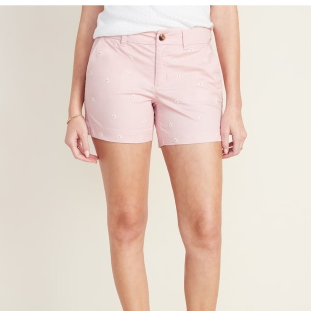 Pink old navy daisy print shorts